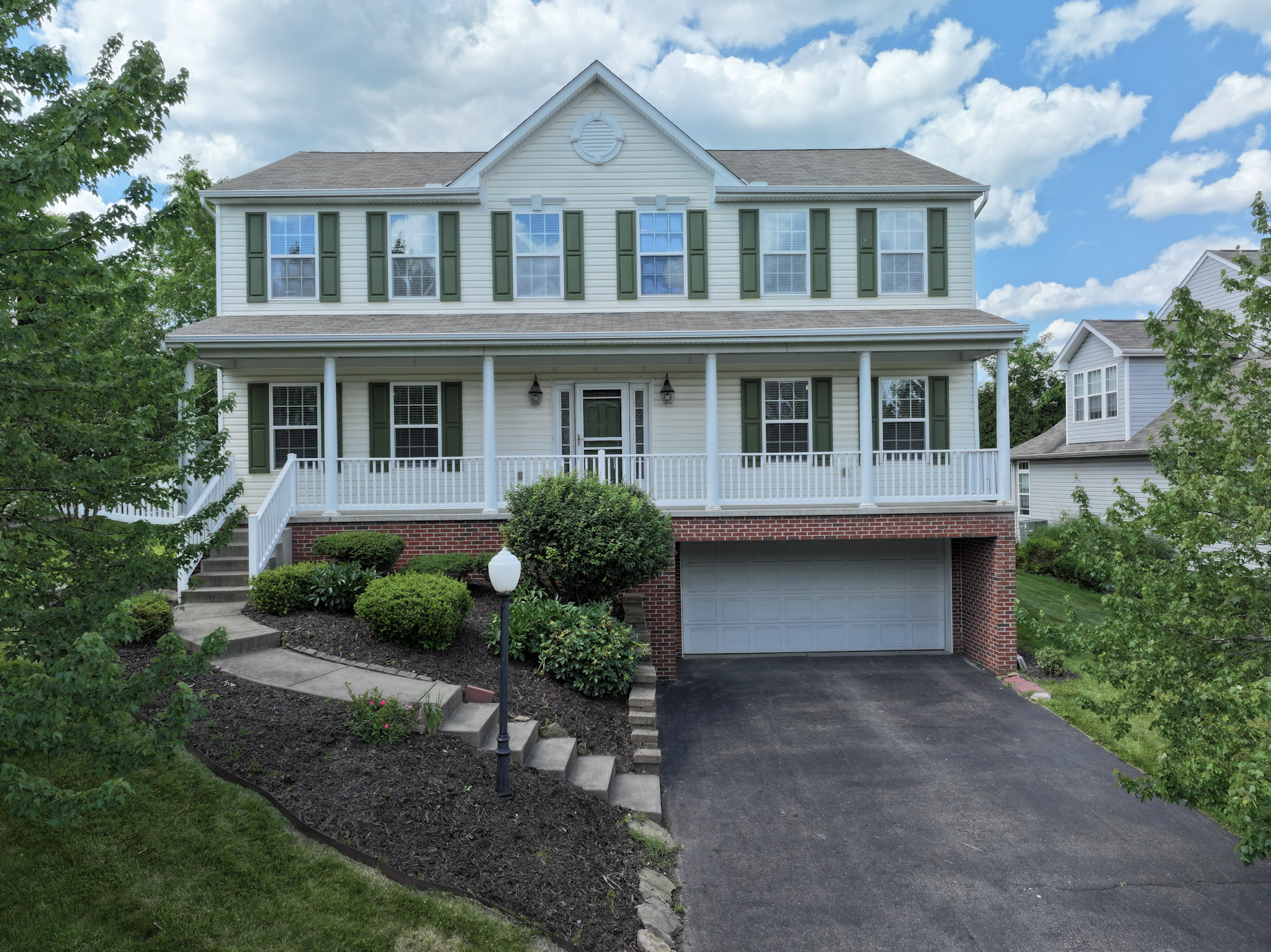 1909 Colonial Drive